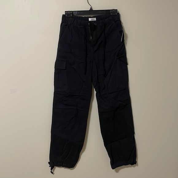Ardene - High Rise Cargo Parachute Pants - Black - XS - Picture 2 of 4